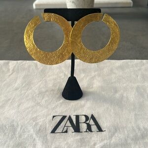 Zara Circular Open Hoop Earrings